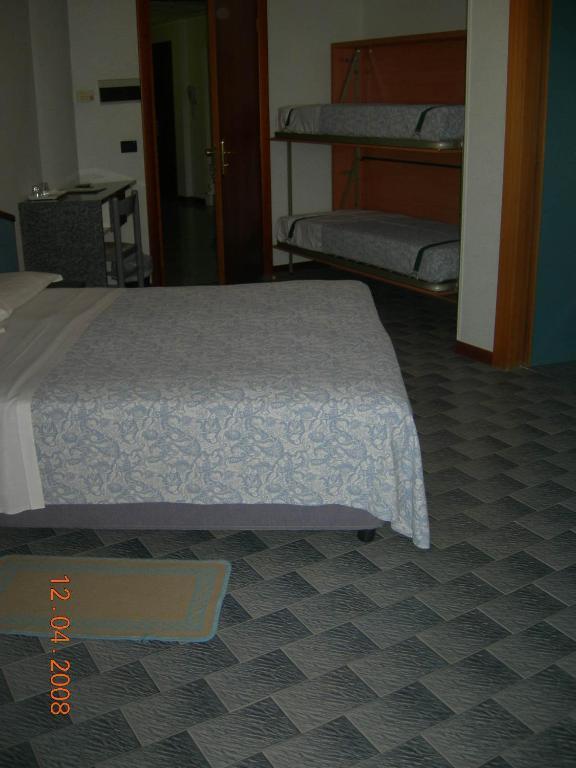 Hotel Meripol Alba Adriatica Phòng bức ảnh