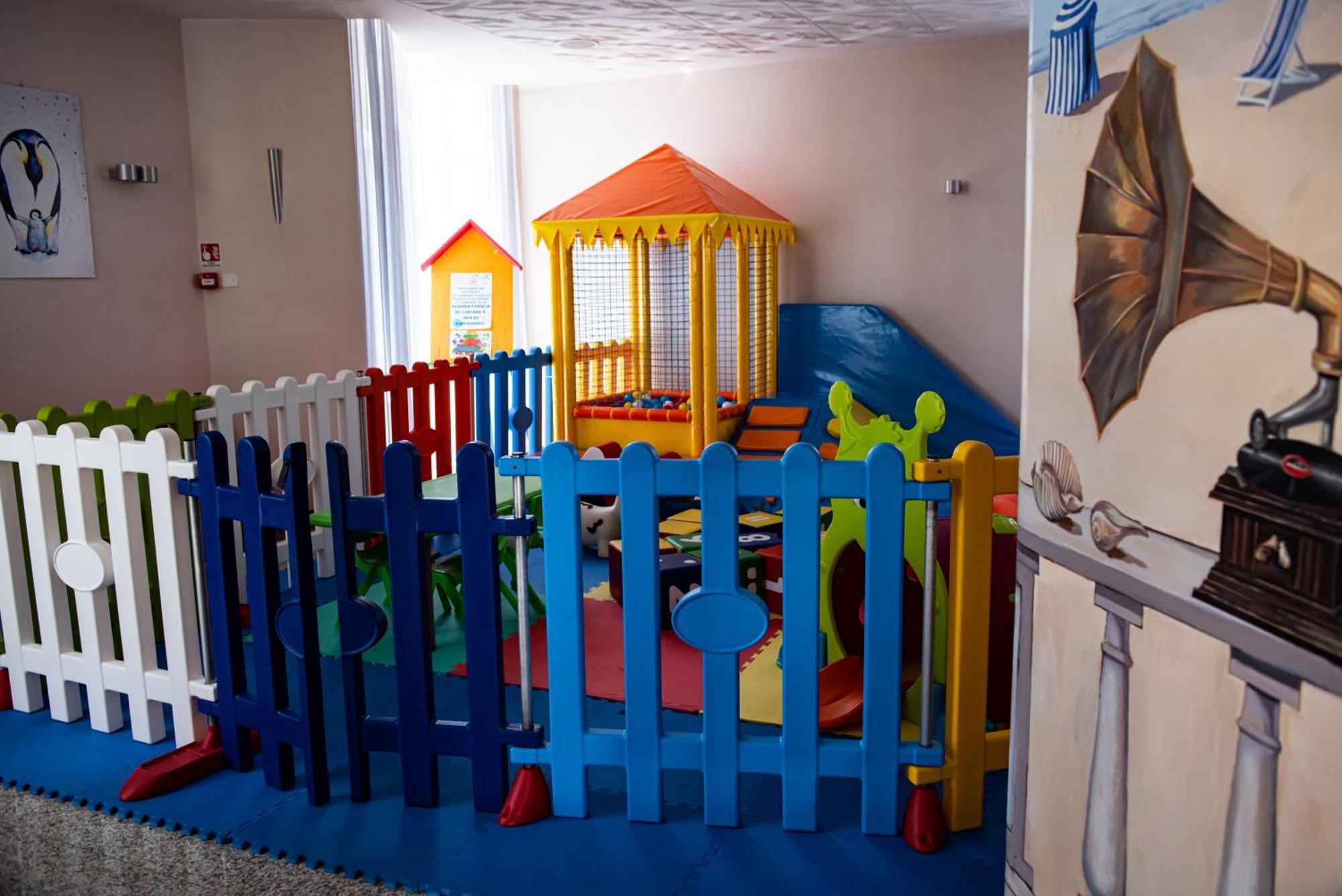 Hotel Meripol Alba Adriatica Ngoại thất bức ảnh