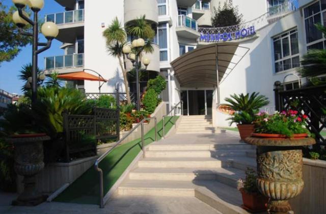 Hotel Meripol Alba Adriatica Ngoại thất bức ảnh