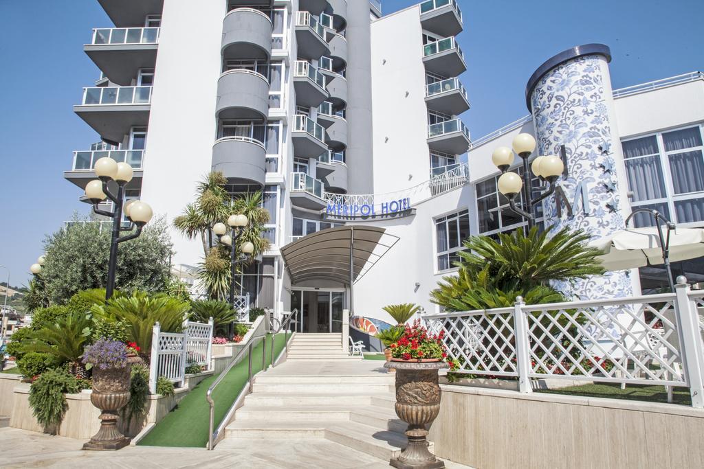 Hotel Meripol Alba Adriatica Ngoại thất bức ảnh