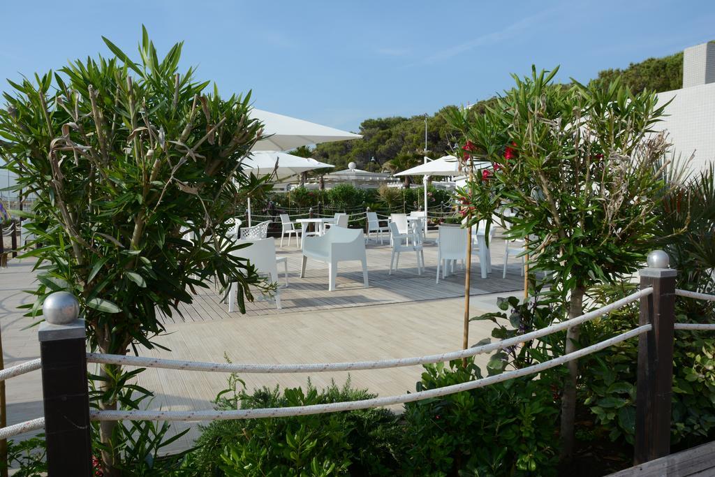 Hotel Meripol Alba Adriatica Ngoại thất bức ảnh