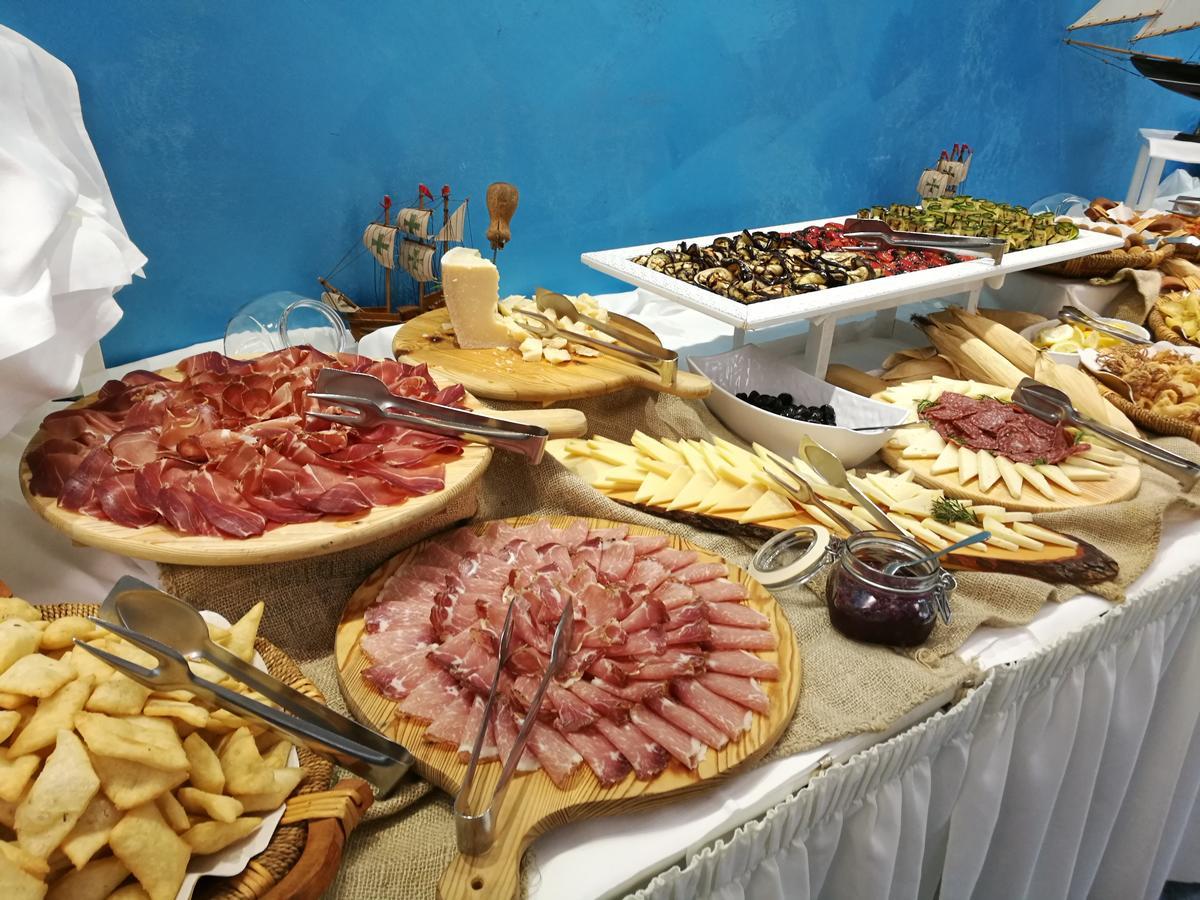 Hotel Meripol Alba Adriatica Ngoại thất bức ảnh