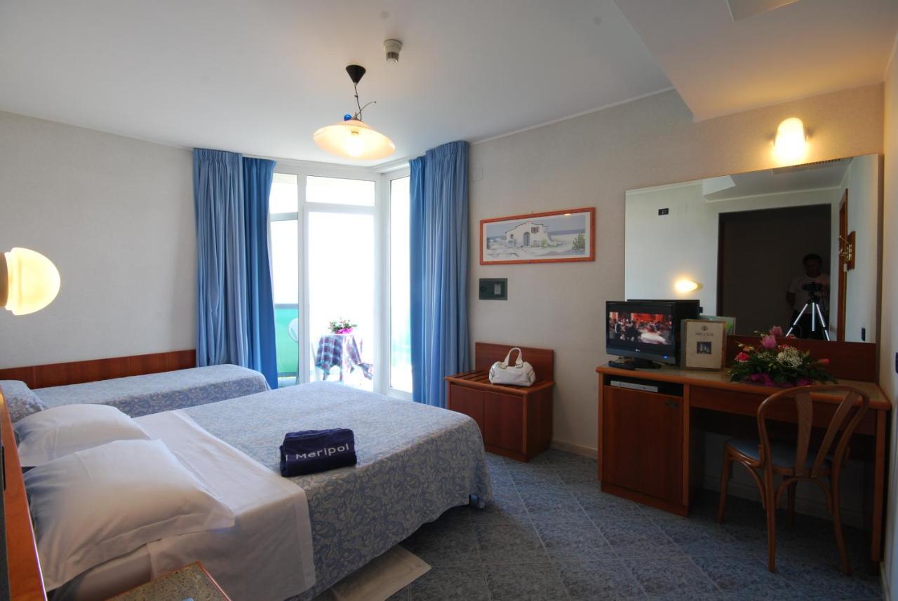 Hotel Meripol Alba Adriatica Phòng bức ảnh